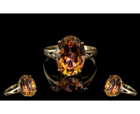 Ladies - Superb Quality 9ct Yellow Gold Single Stone Alexandrite ( Rare ) Set Ring with Diamond to Each Shoulder. Est Size of