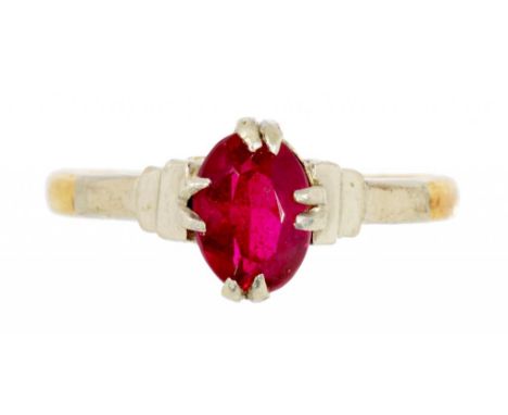 A SYNTHETIC RUBY RING, MARKED 18CT, 3G SIZE P½