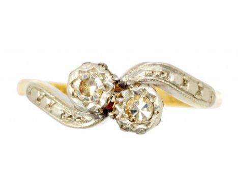 A DIAMOND CROSSOVER RING, ILLUSION SET IN GOLD, MARKED BRAVINGTONS 18CT AND PLAT, 3G, SIZE K