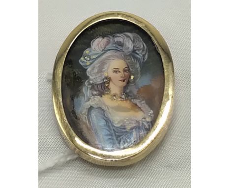9CT GOLD DIAMOND PORTRAIT PENDANT
