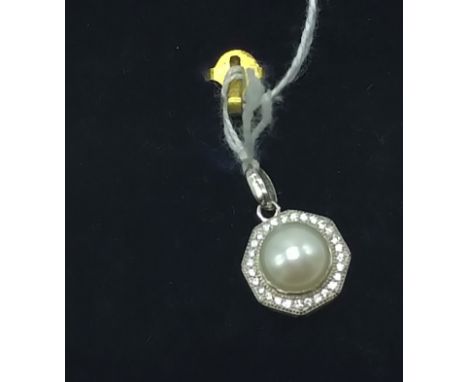 CULTURED PEARL PENDANT