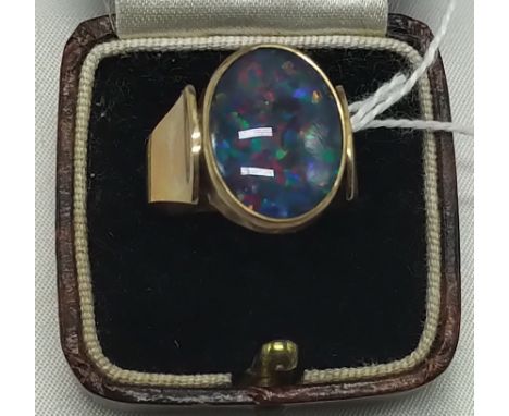 9CT GOLD OPAL RING - SIZE N