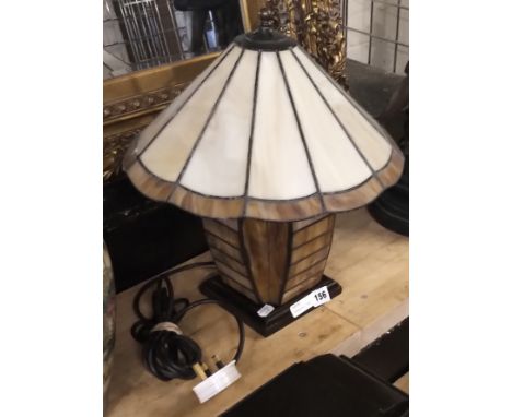 TIFFANY STYLE TABLE LAMP - 41 CMS