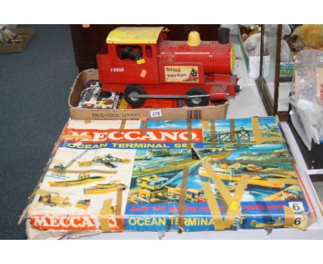 A BOXED MECCANO OCEAN 'TERMINAL SET' NO 6, c.1960's, not complete, with a boxed Meccano Gears set, a quantity of loose Meccan