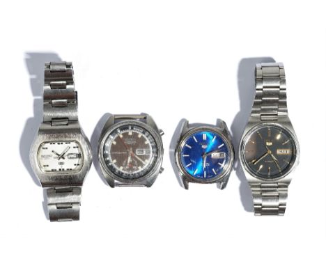 A Seiko Chronograph Automatic steel cased gentleman's wristwatch, with a day of the week and date of the month aperture, oute