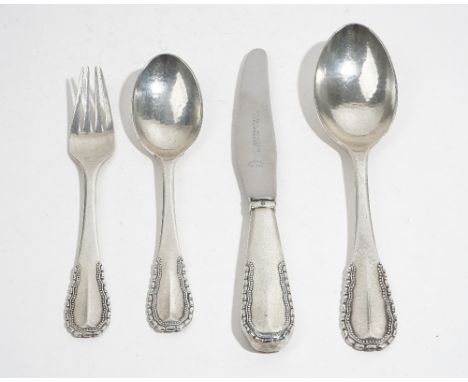 Georg Jensen; Viking pattern four-piece sterling silver place setting, Copenhagen 1927, tablespoon, table knife, dessert spoo