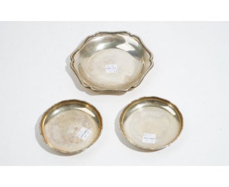 Foreign wares, comprising; a hexagonal trinket dish, detailed Grish Calcutta, diameter 13cm and a pair of circular dishes, de