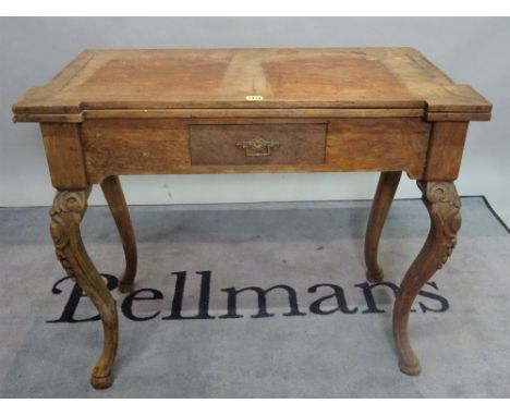 A 19th century Continental mahogany foldover card table, on cabriole supports, 91cm wide x 78cm high. 