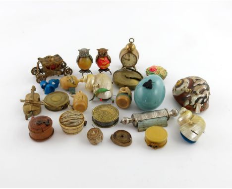 λ A collection of tape measures, various materials, comprising: one modelled as the Royal coach, one as an egg with a fly sit