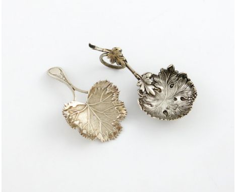 A Victorian silver caddy spoon, by George Unite, Birmingham 1851, circular vine-leaf form, vine ring handle, length 8.7cm, pl