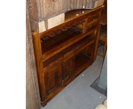 A SHEESHAM WOOD SIDE/DRINKS CABINET, WITH OPEN SECTIONS FOR GLASSES AND WINE, TWO SMALL DRAWERS IN THE UPPER SECTION AND TWO 