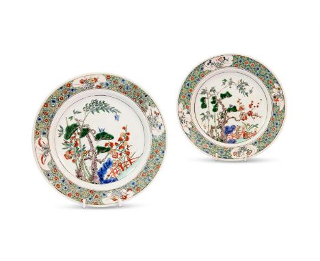 A PAIR OF CHINESE FAMILLE VERTE 'THREE FRIENDS OF WINTER' PLATES QING DYNASTY, KANGXI PERlOD (1662-1722) Enamelled with bambo