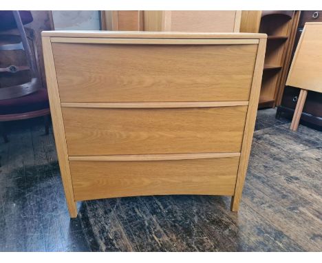 Modern Ercol Savona model 2426 oak 3 drawer wide chest 90cm wide x 47cm deep x 88cm tall.