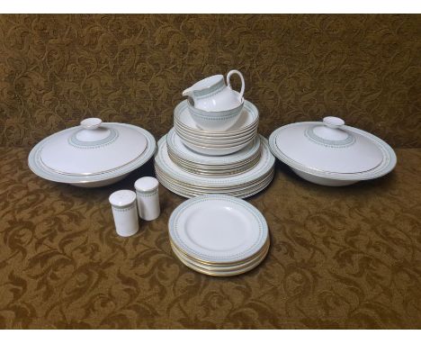 Royal Doulton Berkshire dinner and tea service comprising 6 dinner plates side plates, tea plates, soup bowls, cups and sauce