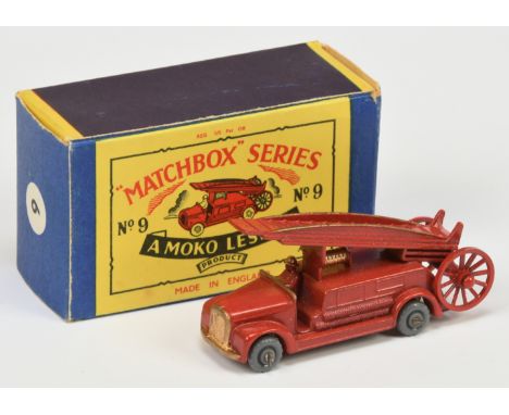 Matchbox Regular Wheels 9b Dennis Fire Engine with Escape Ladder - Stannard Code 5 - red body with gold trim, 18-tread grey p