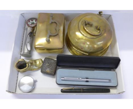 Two sets of brass spice tins, two pens, a timer, a small pot, etc. 