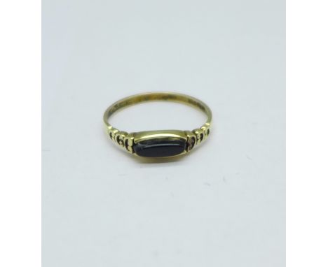 A 9ct gold and onyx ring, 1.1g, M 