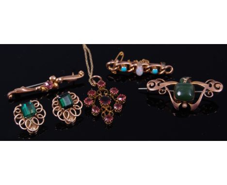 Assorted principally 9ct gold and unmarked yellow metal jewellery, to include; amethyst set bar brooch, opal and turquoise se