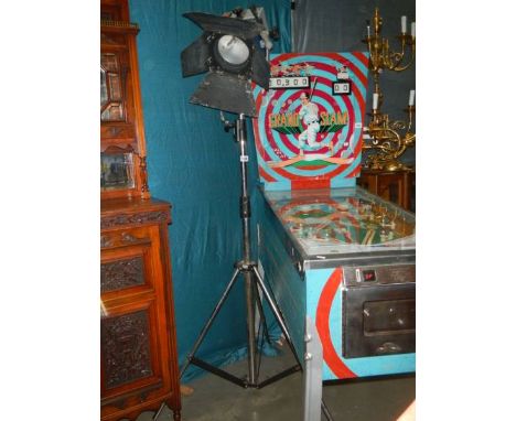 A vintage adjustable spot light, COLLECT ONLY.