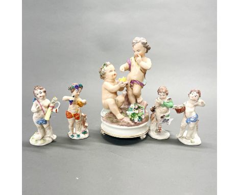 A 19thC Sitzendorf porcelain figure group. H. 22cm.