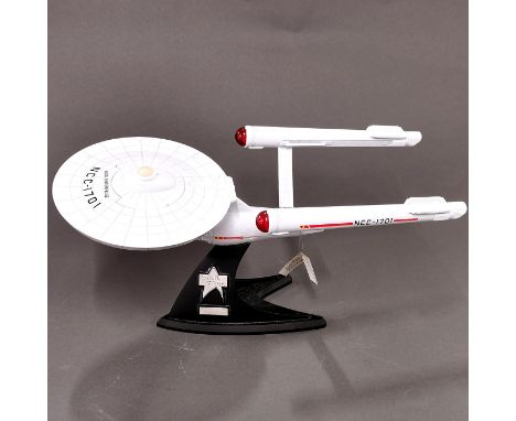 A 25th anniversary edition diecast model of the Star Trek starship enterprise, L. 39cm.