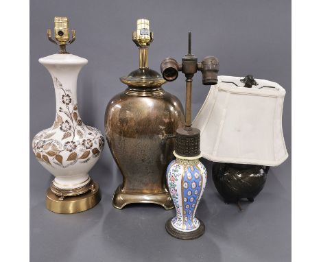 A group of four vintage table lamps (two ceramic, one gilt brass), tallest H. 50cm.