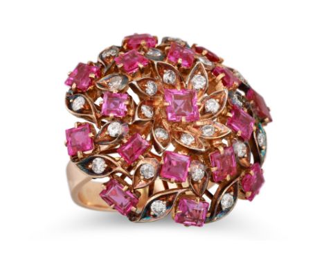 A VINTAGE DIAMOND AND PINK SAPPHIRE CLUSTER RING, mounted in yellow gold, size K