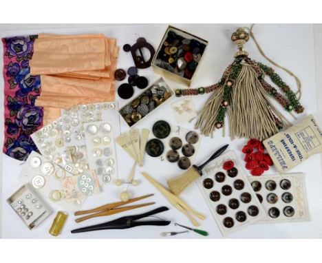 Vintage accessories to include a large quantity of vintage buttons including paste and mother of pearl, Art Deco green and bl