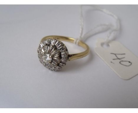 18ct gold diamond flowerhead ring approx size K  4.7g   