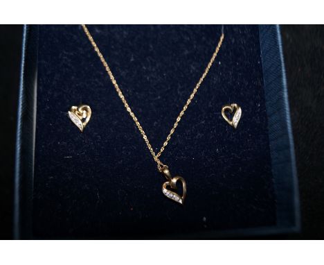 9ct Gold chain &amp; pendant with earrings