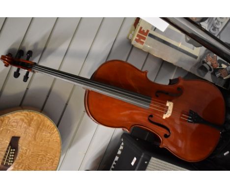 A Stentor student II cello