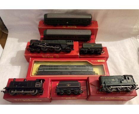Triang: A collection of Triang locomotives to include: R.152 Shunter, R.357B AlA-AlA Electric Loco, R.157 &amp; 158 Diesel po