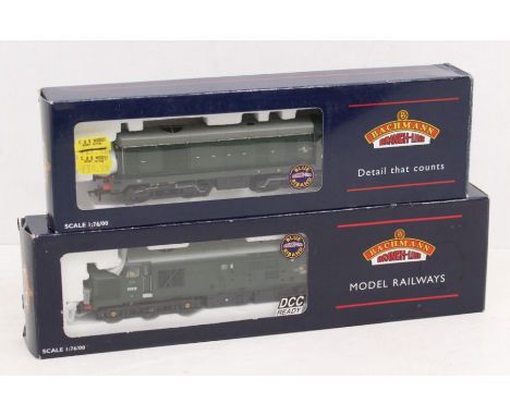 Bachmann: A boxed Bachmann, OO Gauge, Class 20 Diesel D8000 BR Green with Indicator Discs, Reference 32-027. Together with a&