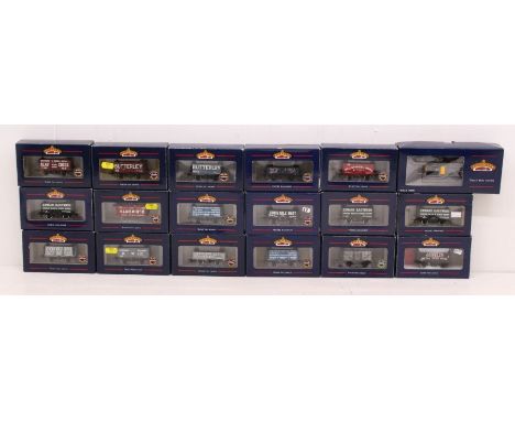Bachmann: A collection of assorted boxed Bachmann, OO Gauge rolling stock to comprise: 37-105W, 37-028, 37-080K, 37-080Y, 37-