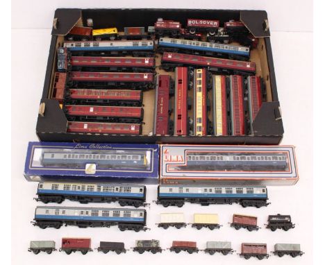 OO Gauge: A collection of assorted, OO Gauge, coaches and rolling stock to include mostly Hornby and Triang examples, includi