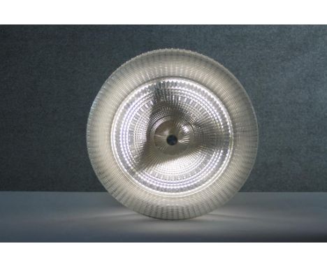 A boxed vintage circular clear acrylic abstract design ceiling lamp and fittings.
Diameter. 46 cm. 