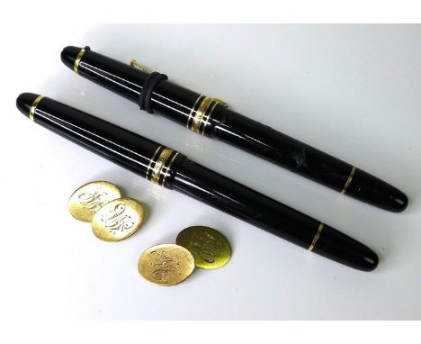 A pair of 9ct gold cufflinks, engraved 'M', 6.4g, together with a Mont Blanc Meisterstuck fountain pen with 4810 14k gold nib