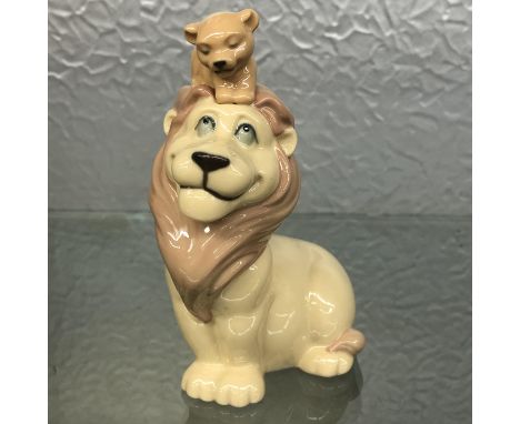 NAO FIGURE GROUP OF A LION AND CUB 12.5CM H APPROX