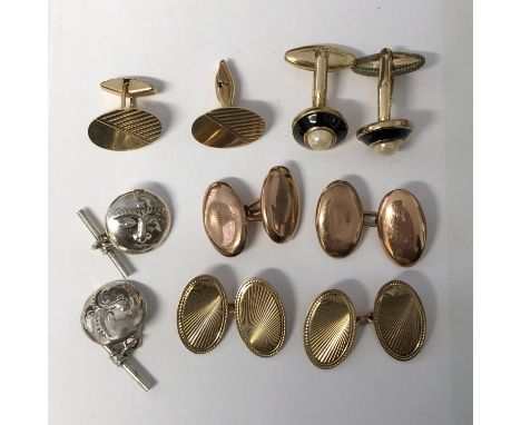 9CT ROSE GOLD PAIR OF CUFF LINKS, PAIR OF 9CT OVAL VERTICAL BLAZE CUT CUFF LINKS, PAIR OF 9CT GOLD DIAMOND ENGINE TURNED CUFF