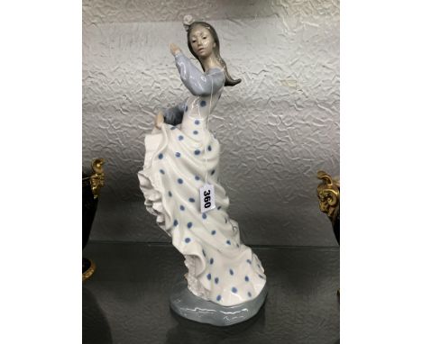 NAO FIGURE GROUP OF A FLAMENCO DANCER