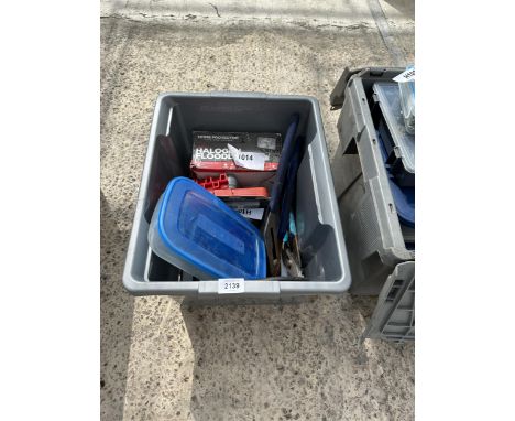 AN ASSORTMENT OF TOOLS TO INCLUDE GRIPS AND A HALOGEN FLOOD LIGHT ETC 