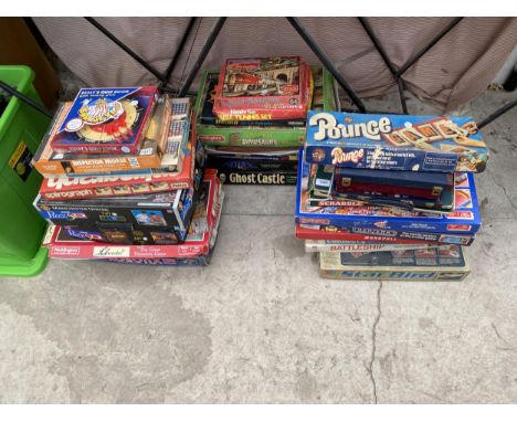 A LARGE ASSORTMENT OF VINTAGE AND RETRO BOARD GAMES 