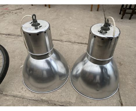 A PAIR OF INDUSTRIAL LIGHT FITTINGS 