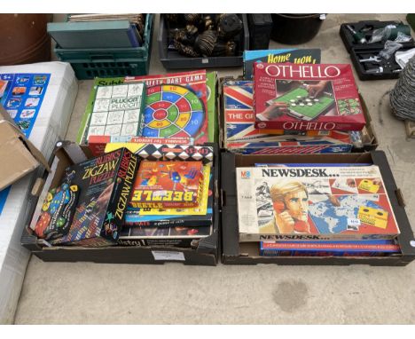 AN ASSORTMENT OF VINTAGE AND RETRO BOARD GAMES 