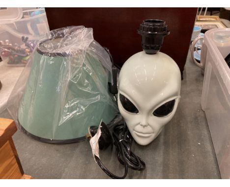AN 'ALIEN' TABLE LAMP WITH SHADE - AS NEW IN BOX 