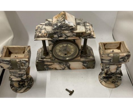 A VINTAGE SLATE MARBLE MANTLE CLOCK WITH GARNITURES, WITH KEY 