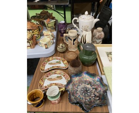 A MIXED GROUP OF CERAMICS TO INCLUDE CARNIVAL GLASS BOWLS, BESWICK CHARACTER JUG, GERMAN STEIN ETC 