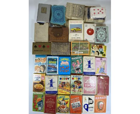 A LARGE COLLECTION OF VINTAGE PLAYING CARDS TO INCLUDE ENID BLYTON'S NODDY EXAMPLES ETC 