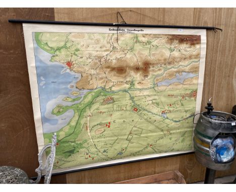 A VINTAGE WALL HANGING MAP OF 'ERDKUNDLICHE GRUNDBEGRIFFE' 