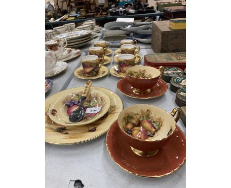 A QUANTITY OF VINTAGE AYNSLEY 'ORCHARD GOLD' TO INCLUDE CROCUS SHAPED TEACUPS AND SAUCERS, COFFEE CANS AND SAUCERS SIGNED BY 